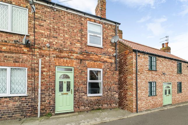 High Street, Hook, Goole 2 bed end of terrace house for sale