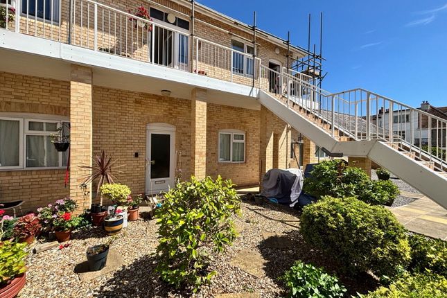 Steartfield Road, Paignton, TQ3 2BG 2 bed ground floor flat for sale