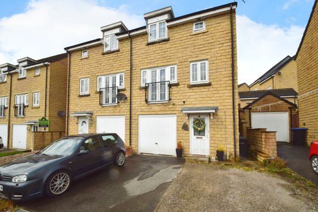 Low Whin Close, Keighley BD22 3 bed semi