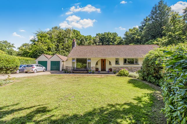 Woodgreen, Fordingbridge, Hampshire, SP6 3 bed bungalow for sale