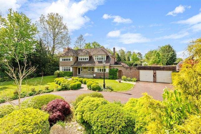 Headley Road, Leatherhead, Surrey, KT22 4 bed detached house for sale