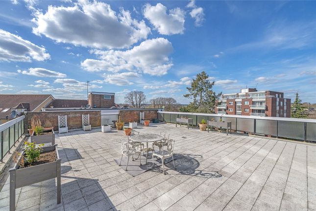 3 bedroom flat for sale