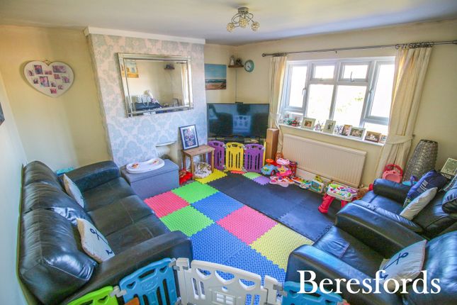 Station Road, West Horndon, CM13 2 bed apartment for sale