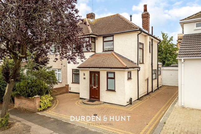 Warren Drive, Hornchurch, RM12 3 bed semi