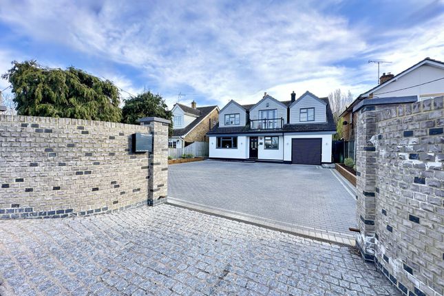 Dunton Road, Basildon SS15 4 bed detached house for sale