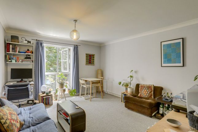 Overhill Road, Dulwich, London, SE22 1 bed flat for sale