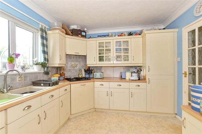 4 bed detached house