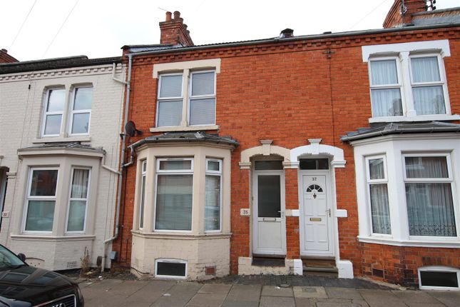 4 bedroom private hall for sale