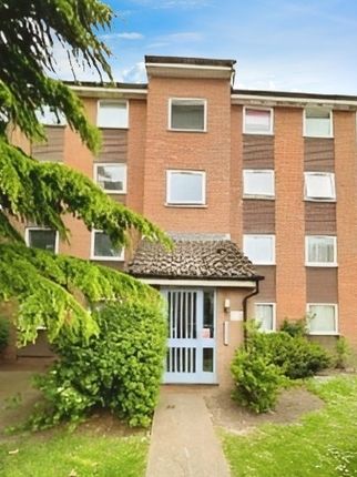 Gurney Close, London IG11 2 bed flat for sale