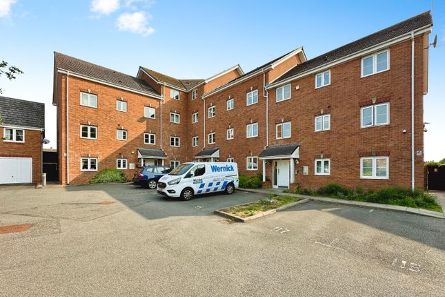 Squires Grove, Willenhall WV12 2 bed apartment for sale