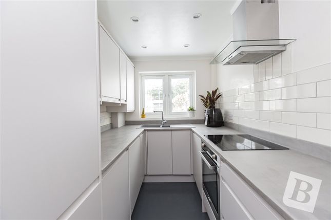 Cecil Road, Gravesend, Kent, DA11 2 bed terraced house for sale