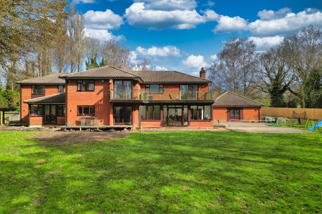 Mill Lane, Milton Keynes MK17 6 bed detached house for sale