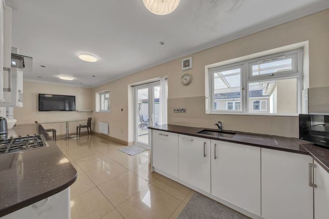 5 bed terraced house