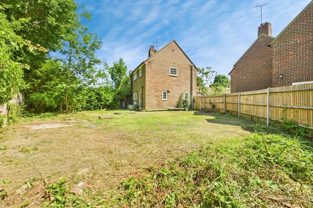 Furzefield Road, Horsham RH12 2 bed end of terrace house for sale