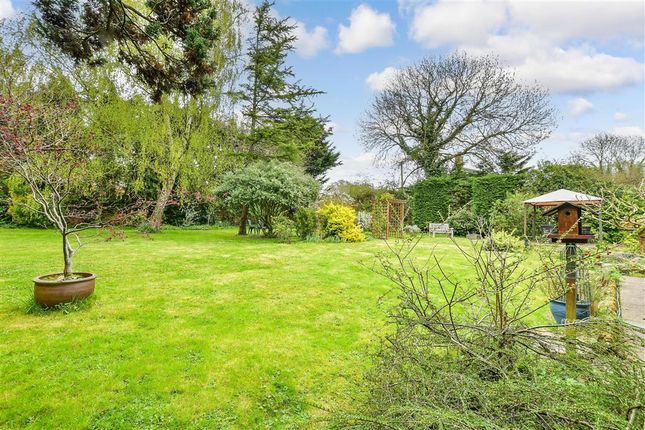 4 bed detached house