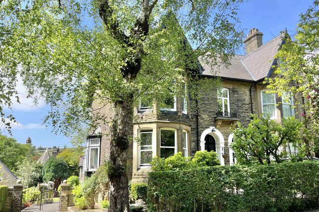 North Road, Glossop 3 bed semi