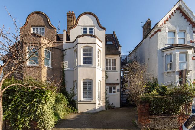 2 bedroom ground floor flat for sale