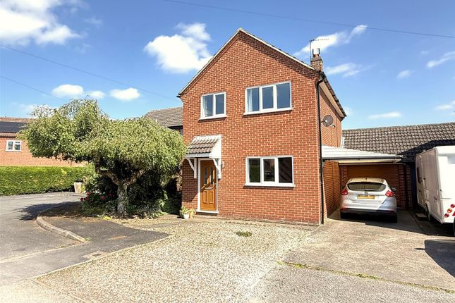 Farm House Close, Bottesford 3 bed link detached house for sale