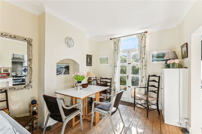 Smallwood Road, London, SW17 2 bed terraced house for sale