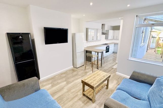 6 bedroom terraced house for sale