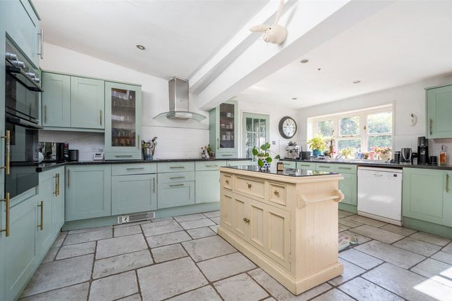 Oare, Marlborough, Wiltshire, SN8 4 bed semi
