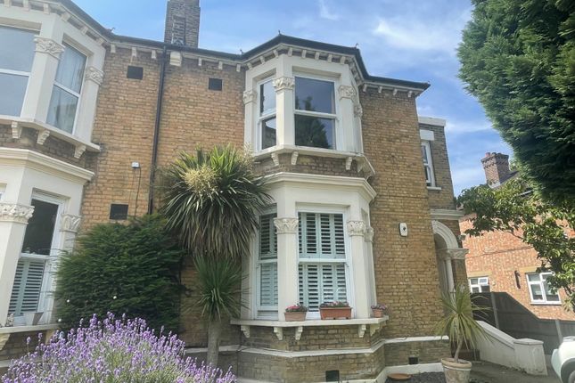 Trewsbury Road, London, SE26 2 bed flat for sale