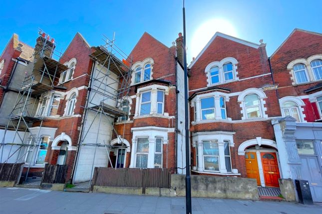 Tooting High Street, Tooting SW17 4 bed maisonette for sale