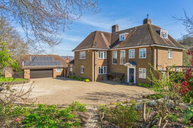 Ellesborough Road, Aylesbury HP22 8 bed detached house for sale