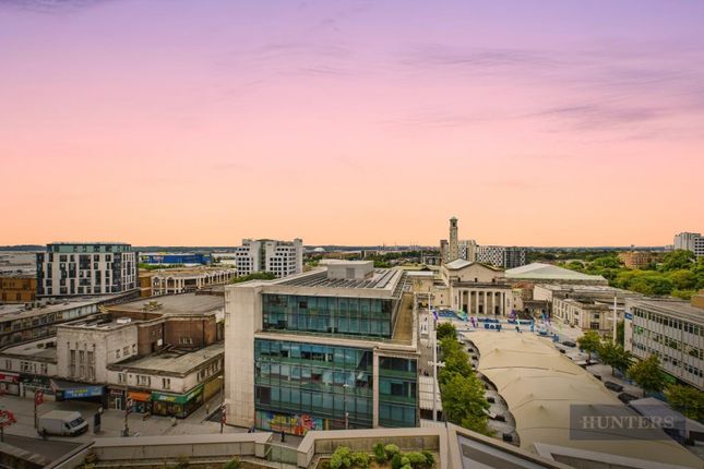Guildhall Apartments, Park Walk... 2 bed flat for sale