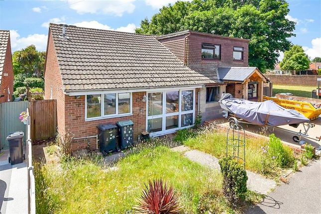 Keats Road, Larkfield, Aylesford, Kent 2 bed semi