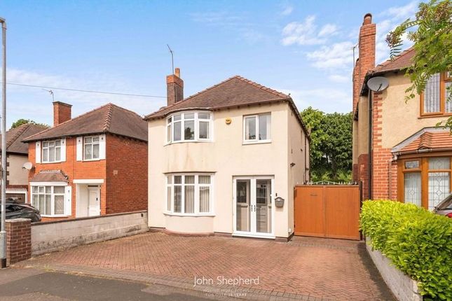 Westbourne Avenue, Cannock... 3 bed detached house for sale