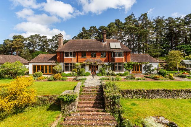 Jumps Road, Churt, Farnham, Surrey, GU10 5 bed detached house for sale