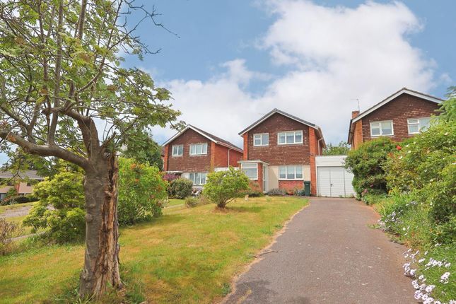 3 bedroom link detached house for sale