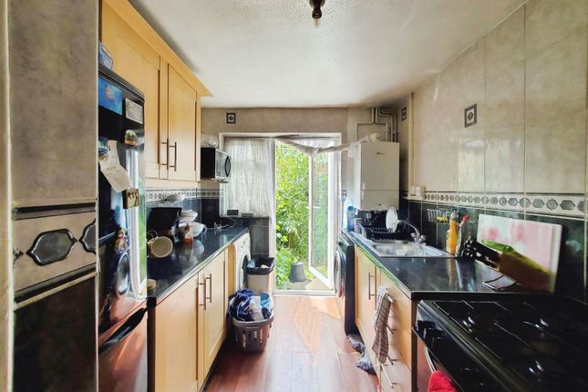 Liverpool Road, London E16 3 bed terraced house for sale