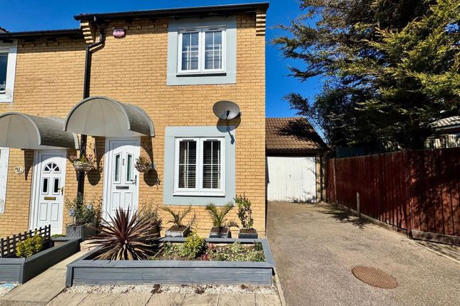 Devereux Road, Grays 2 bed end of terrace house for sale