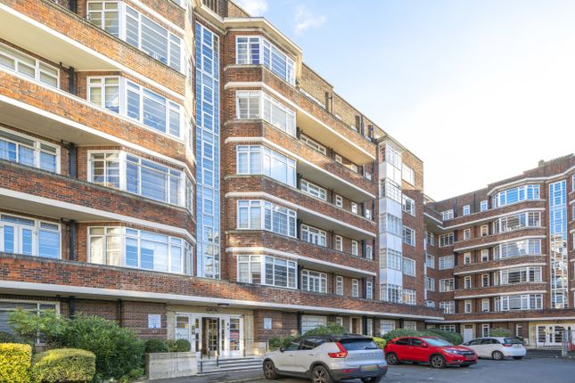 Belsize Avenue, Belsize Park, NW3 2 bed apartment for sale