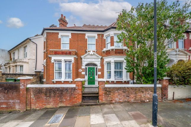 Chestnut Rise, London SE18 4 bed end of terrace house for sale