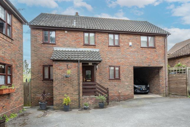 3 bed detached house