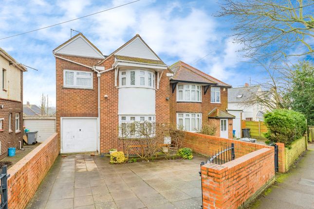 4 bed detached house