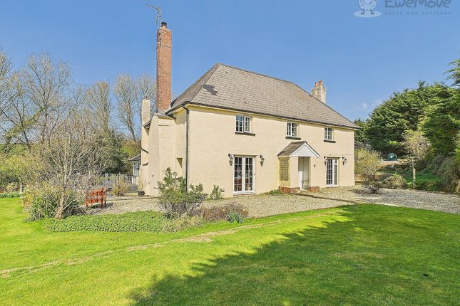 EXETER ROAD, SOUTH MOLTON EX36 5 bed farm house for sale