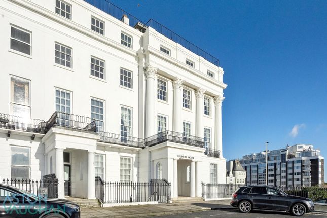 Arundel Terrace, Brighton BN2 3 bed apartment for sale