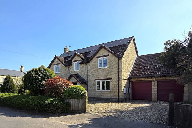 Westlands Lane, Melksham SN12 4 bed detached house for sale