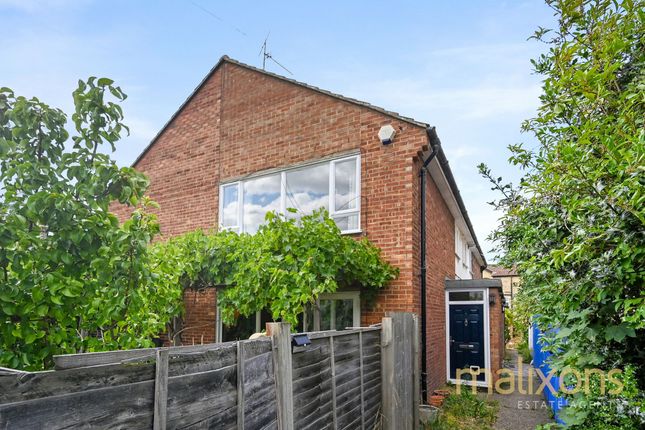 Enmore Road, London SE25 2 bed maisonette for sale