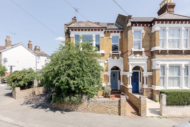 5 bedroom end of terrace house for sale