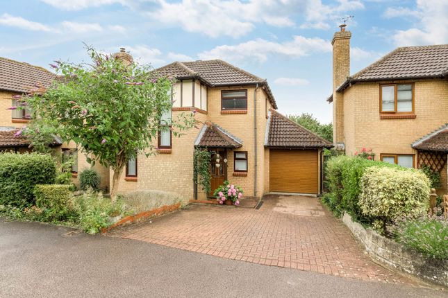Dunchurch Dale, Milton Keynes MK7 3 bed detached house for sale