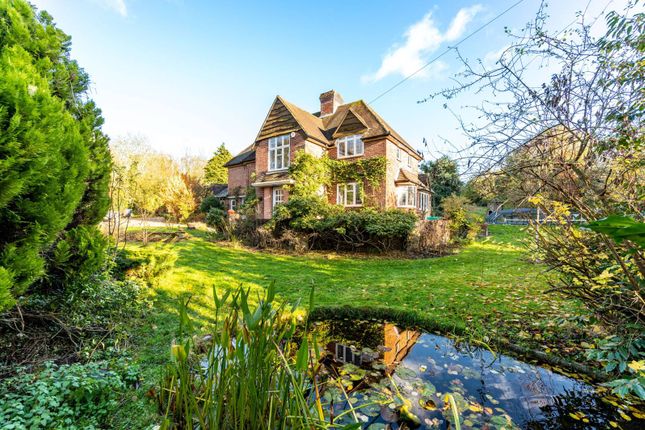 Bigfrith Lane, Cookham Dean... 4 bed detached house