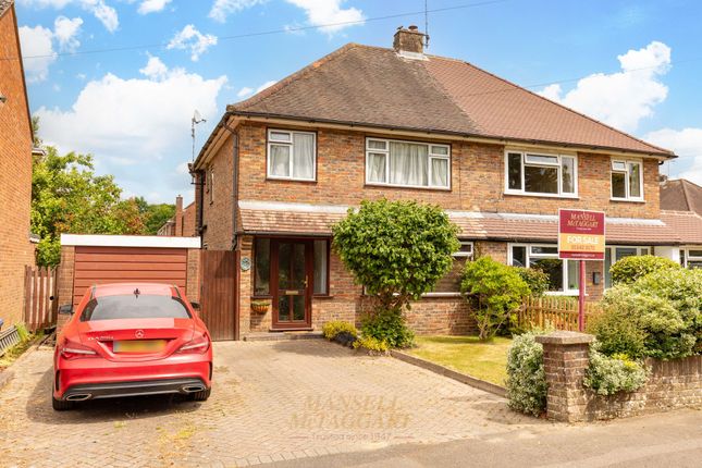 Felbridge Close, East Grinstead RH19 3 bed semi