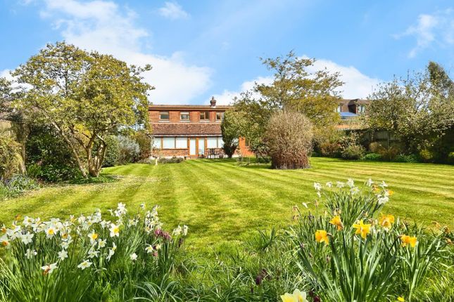 Kingsford Street, Mersham 4 bed detached house for sale