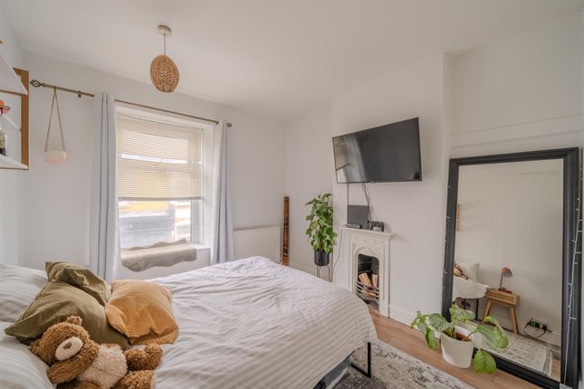 Windsor Road, Pontypool NP4 3 bed end of terrace house for sale