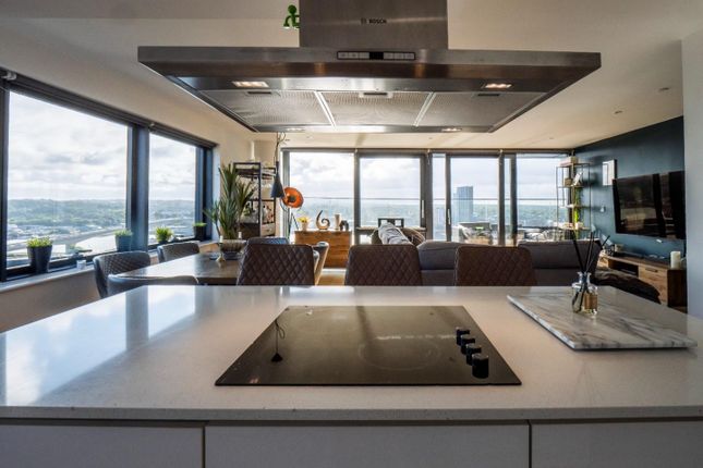 The Moresby Tower, Ocean Way SO14 3 bed flat for sale